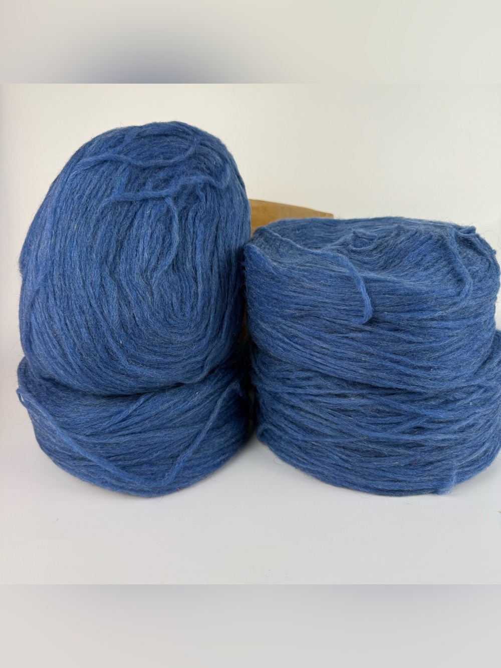 Nutiden by Honer och Eir Unspun Wool Yarn Sweden 885 GRAMS color “Bror” (blue)